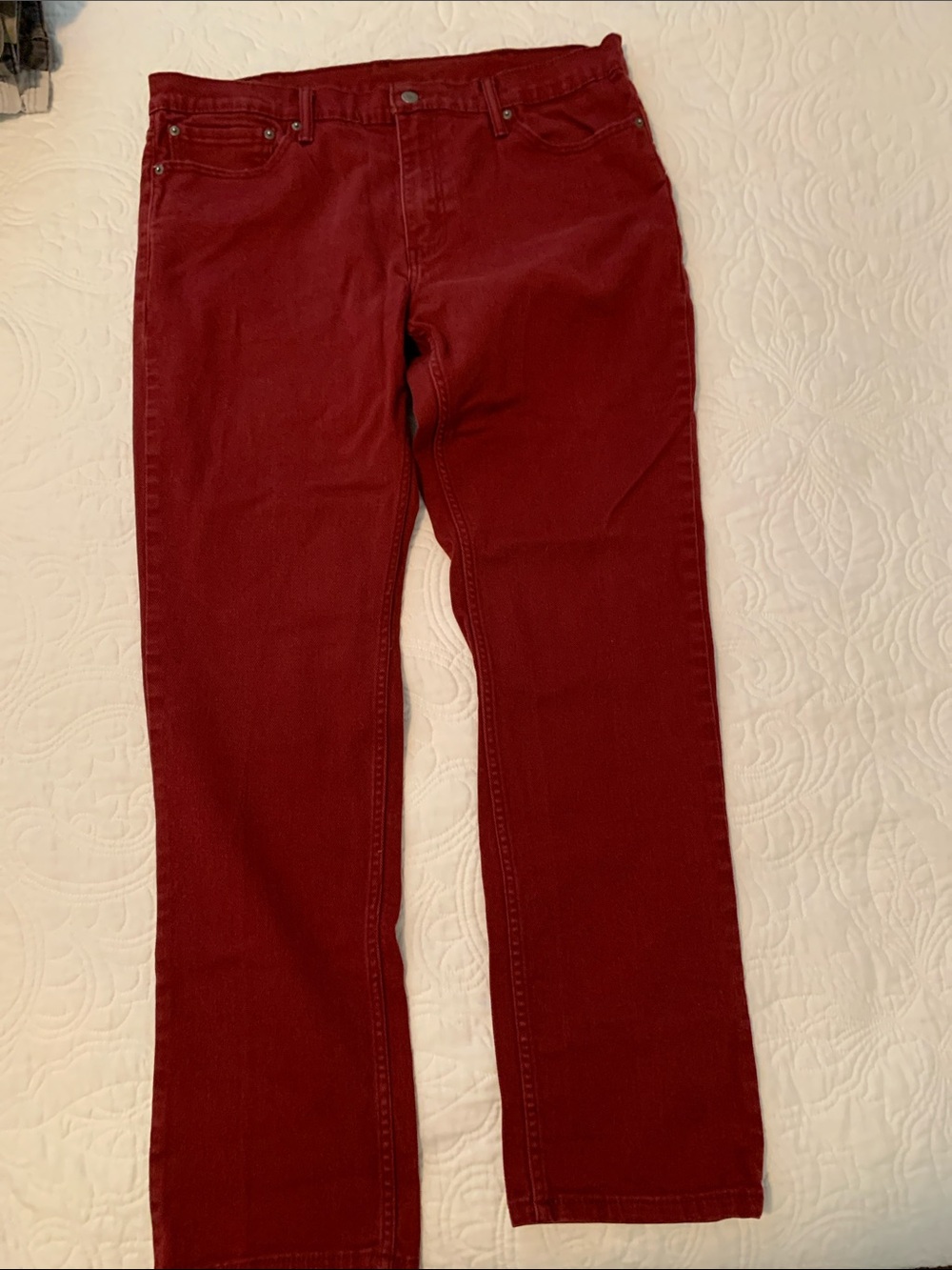 Levi 511 Men's Burgundy Slim Straight Jeans - Size W38 L34 - Picture 2 of 12